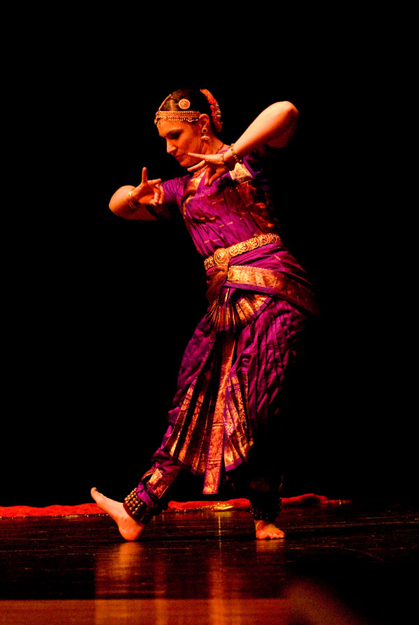 Bharatanatyam performance by Usiloquy at Lurainya's annual World Dance Extravaganza